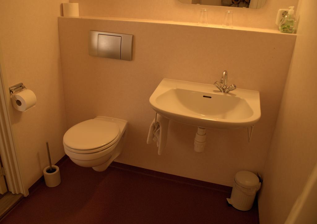 Hotel "De Steenen Man" Zurich Номер фото
